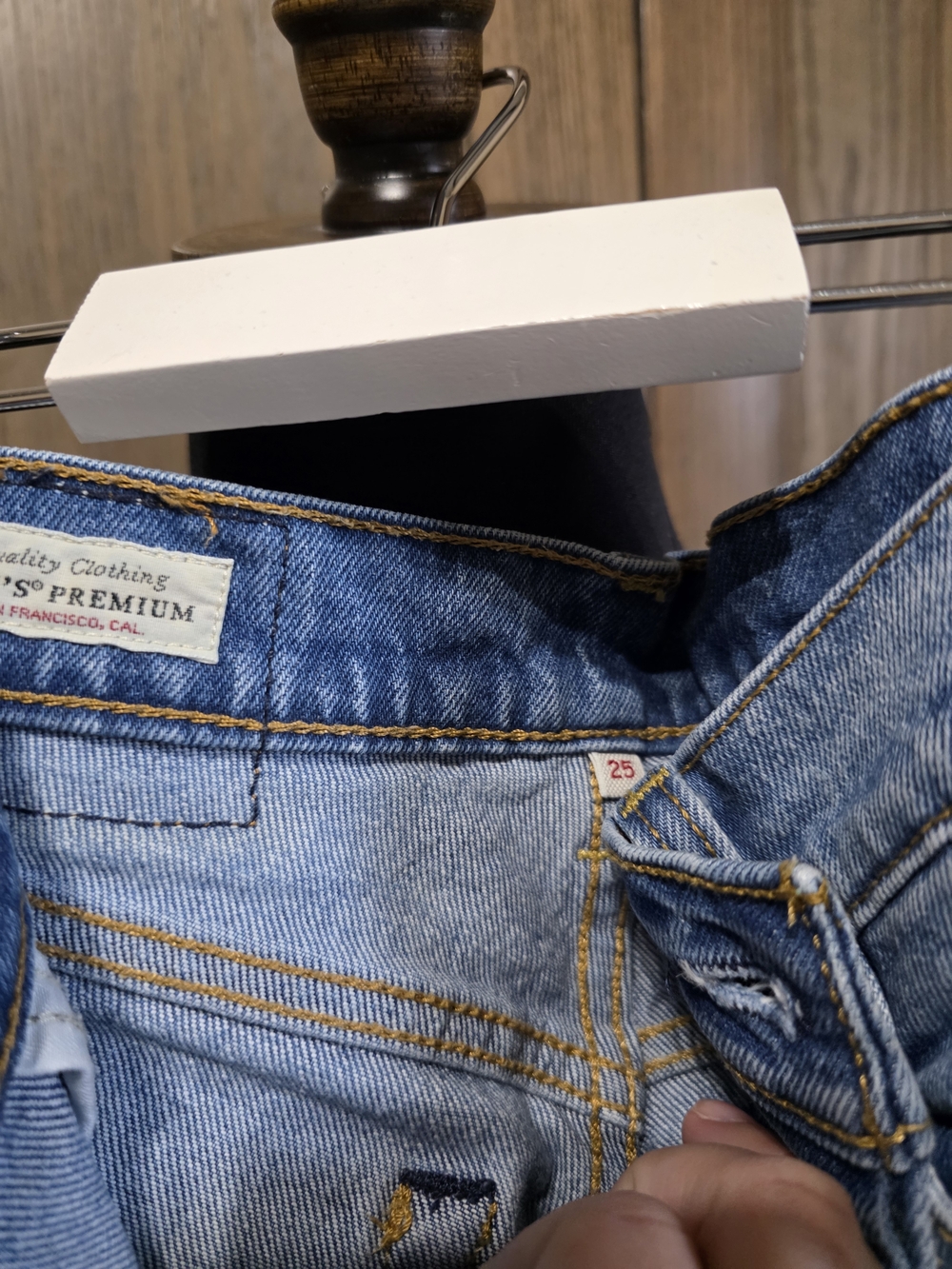 Levi's Light Blue Straight Leg Jeans - Picture 3 of 4